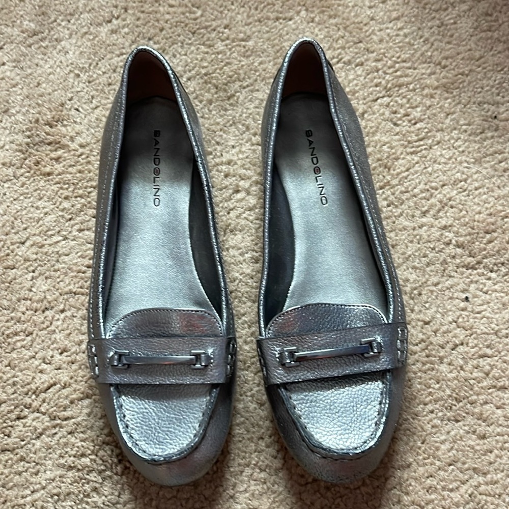 Flat shoes